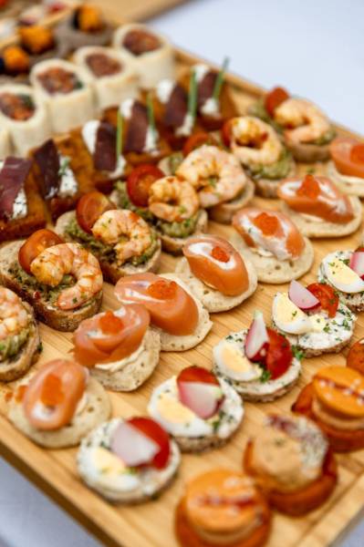 Nos cocktails festifs pour un buffet de fin d'année convivial au bureau aux alentours de Marseille