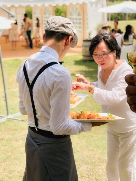 baptême à côté de marseille buffet traiteur panier à salade