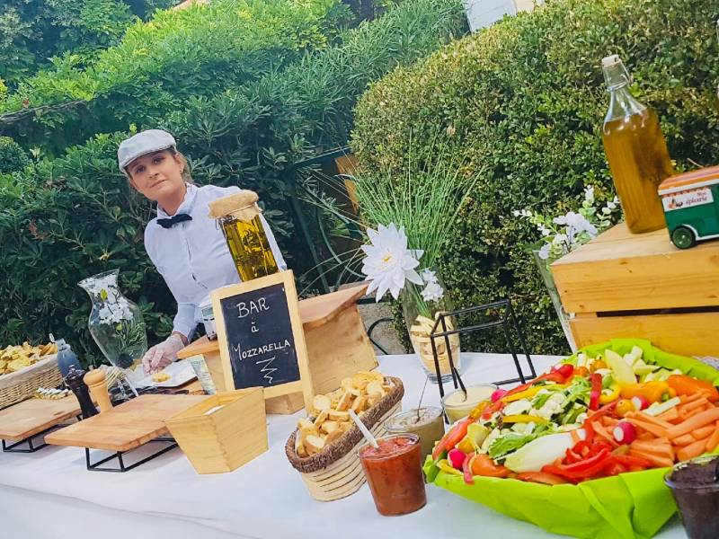panier à salade food truck traiteur décalé bar à mozza animation culinaire show cooking marseille provence