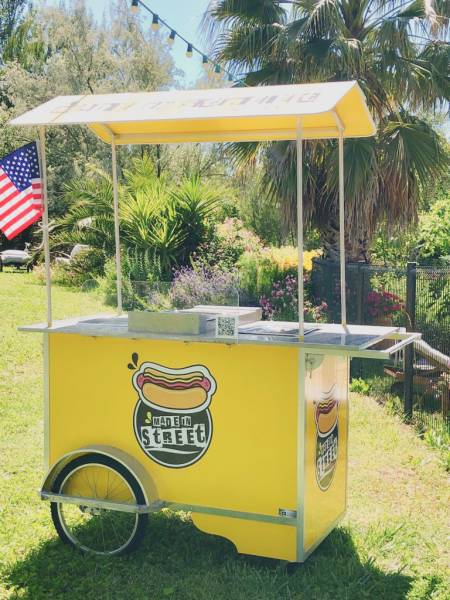 anniversaire de mariage chariote a hot dog le panier à salade