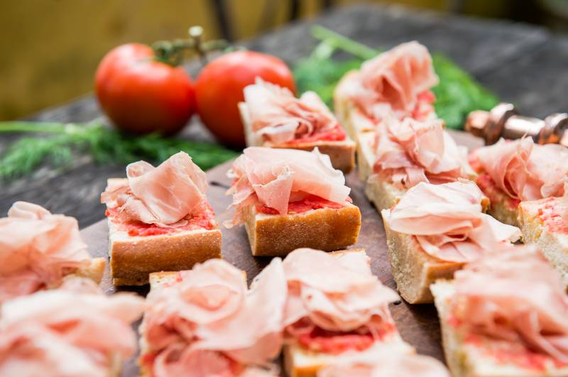 découpe de jambon espagnol toast tapas cocktail dinatoire traiteur provence